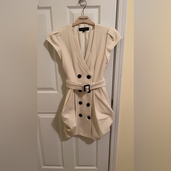 Nanette Lepore Dresses & Skirts - Nanette Lepore cream blazer “Casino Royale” mini dress, size 4